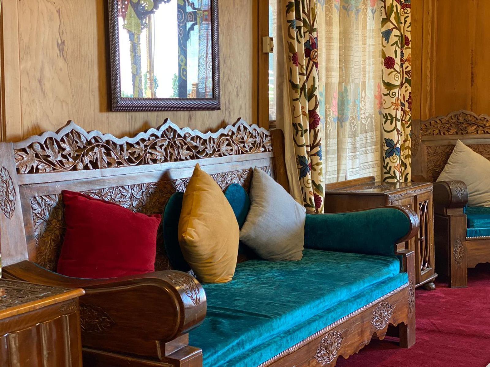 Nazneen Group Of Houseboats Srinagar  Bagian luar foto