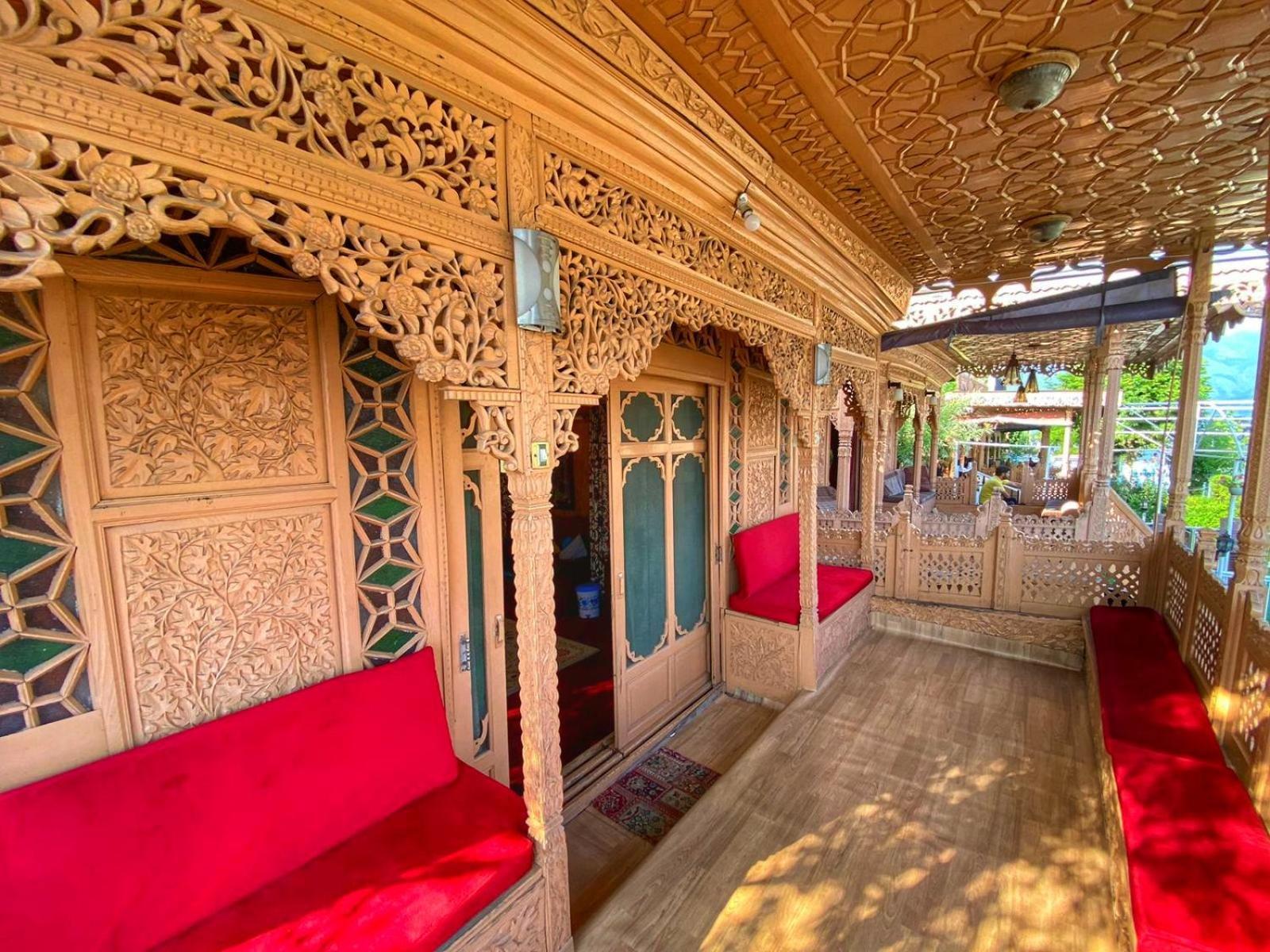 Nazneen Group Of Houseboats Srinagar  Bagian luar foto